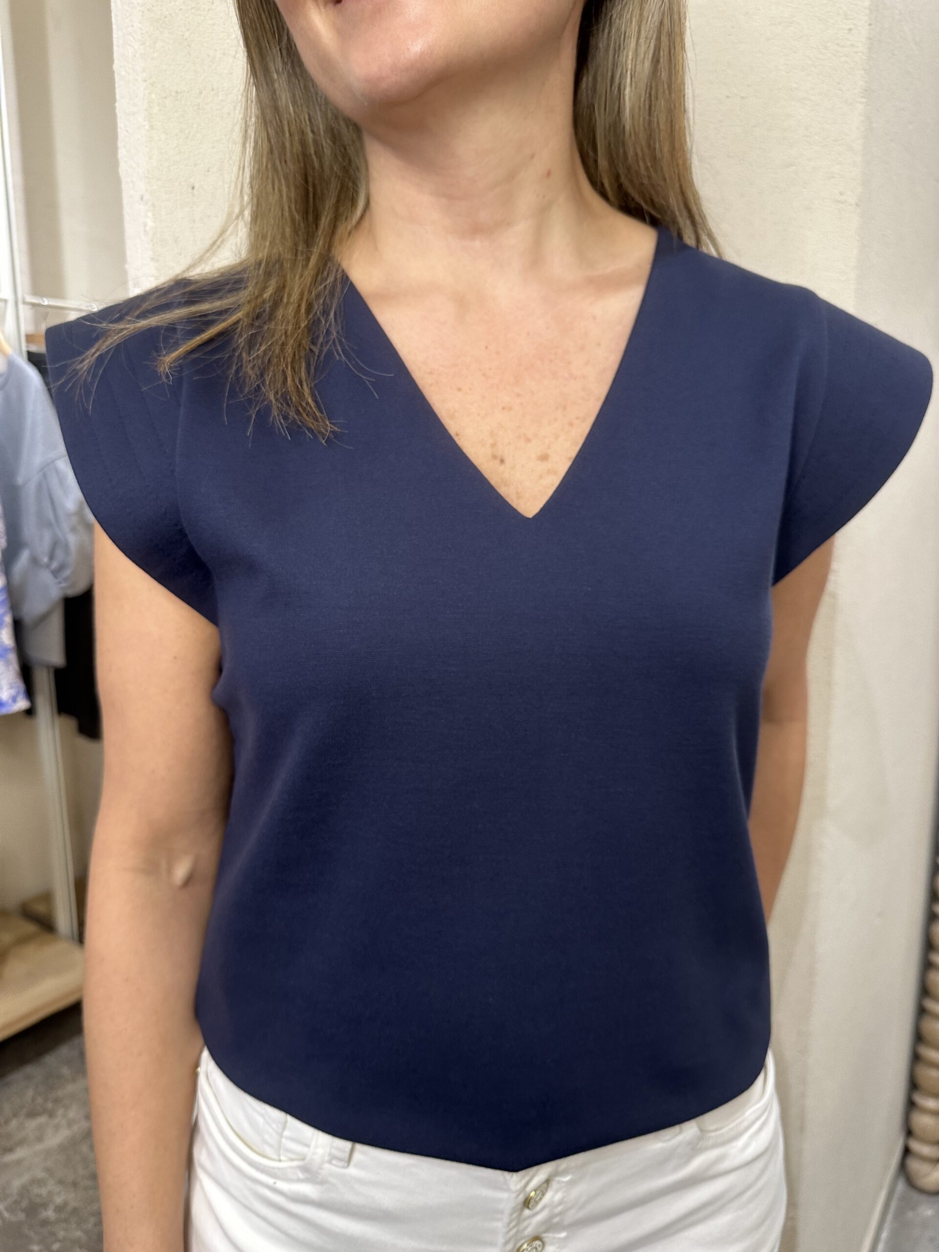Blusa Lazio Cuello V Azul Oscuro